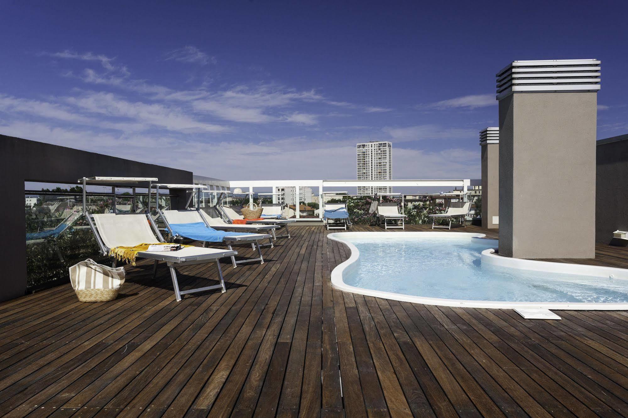 Residence Delfina Rimini Luaran gambar
